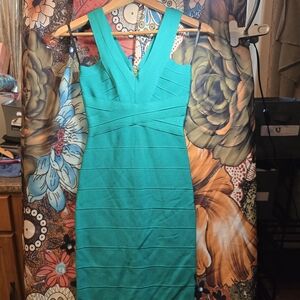 Elegant BEBE Bodycon Teal Sleeveless Dress